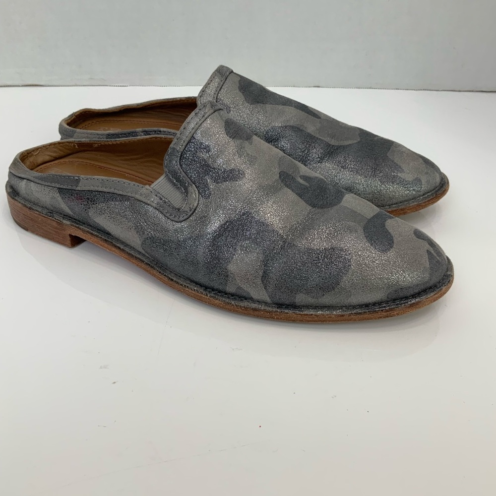 TRASK Sz 9 Ashley Gray Metallic Camo Leather Slip On Mules Flats Shoes